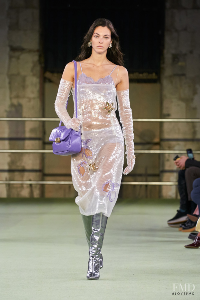 Vittoria Ceretti featured in  the Bottega Veneta fashion show for Autumn/Winter 2022