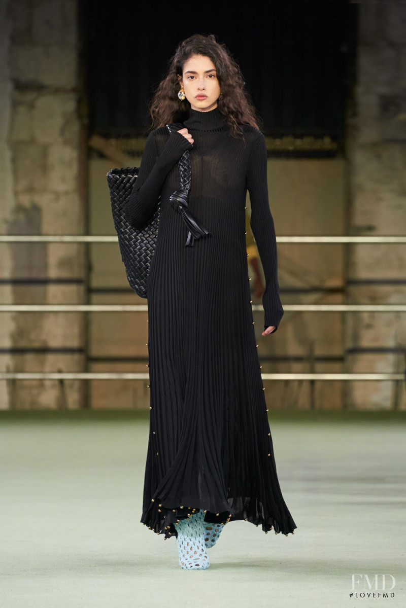Jazmyn Barvaro featured in  the Bottega Veneta fashion show for Autumn/Winter 2022