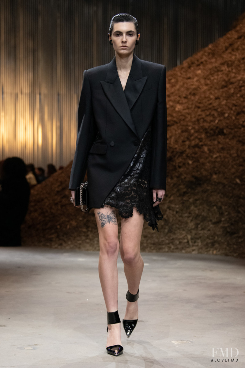 Alexander McQueen fashion show for Autumn/Winter 2022