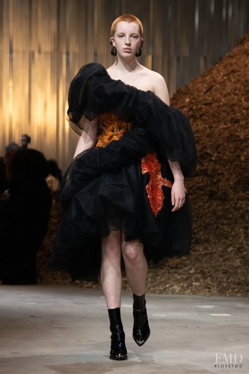 Alexander McQueen fashion show for Autumn/Winter 2022