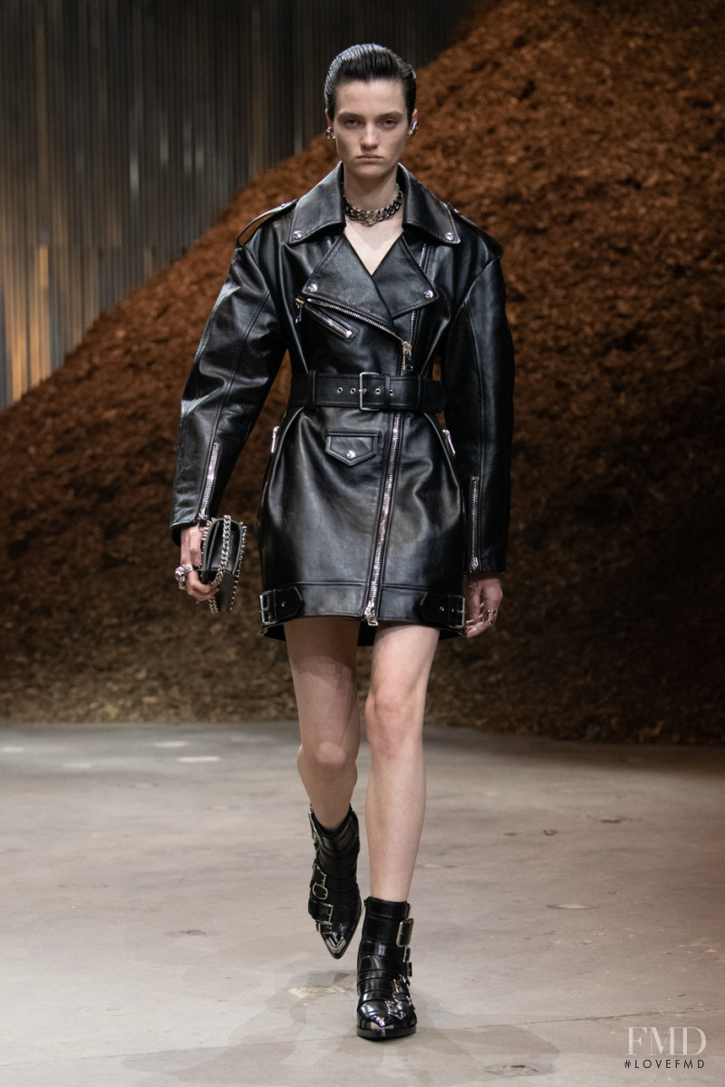 Alexander McQueen fashion show for Autumn/Winter 2022