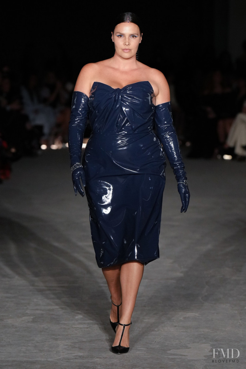 Candice Huffine featured in  the Christian Siriano fashion show for Autumn/Winter 2022