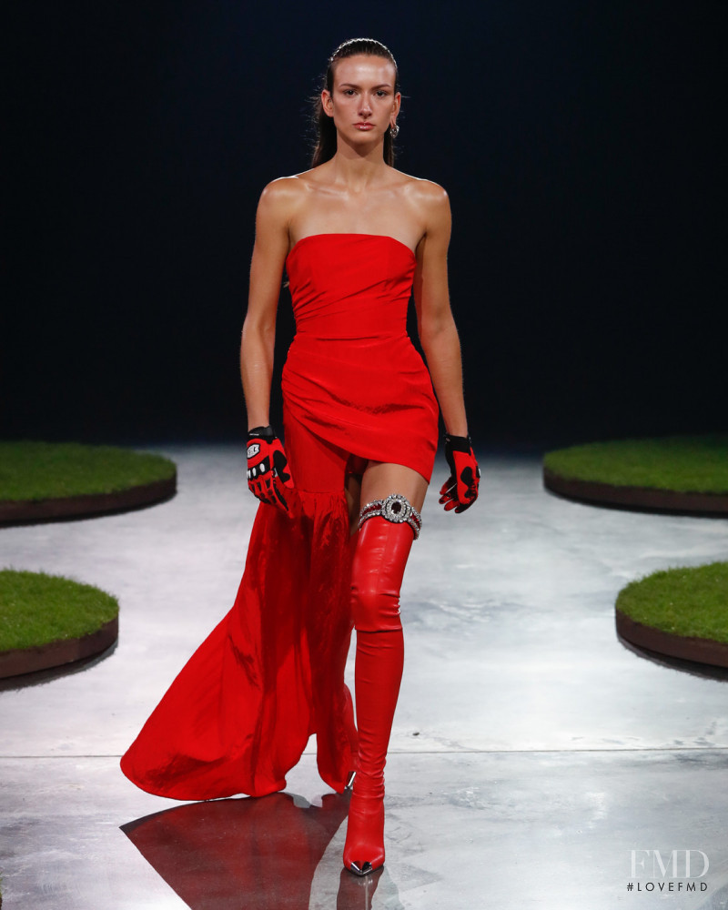 David Koma fashion show for Autumn/Winter 2022