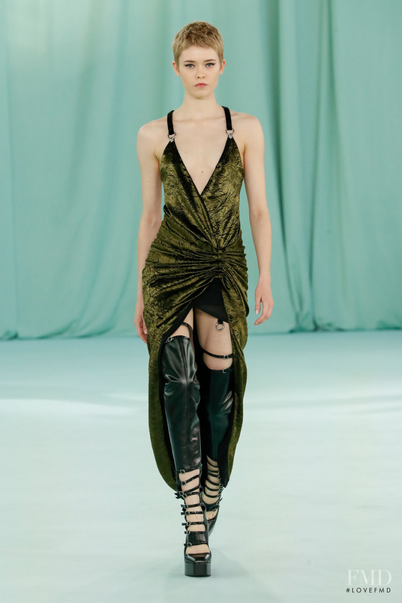 Maike Inga featured in  the Del Core fashion show for Autumn/Winter 2022