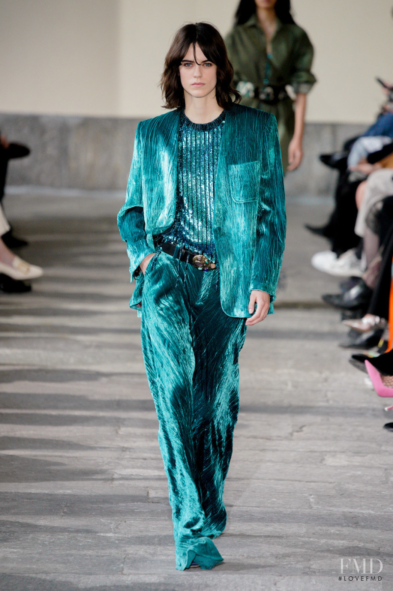 Miriam Sanchez featured in  the Etro fashion show for Autumn/Winter 2022