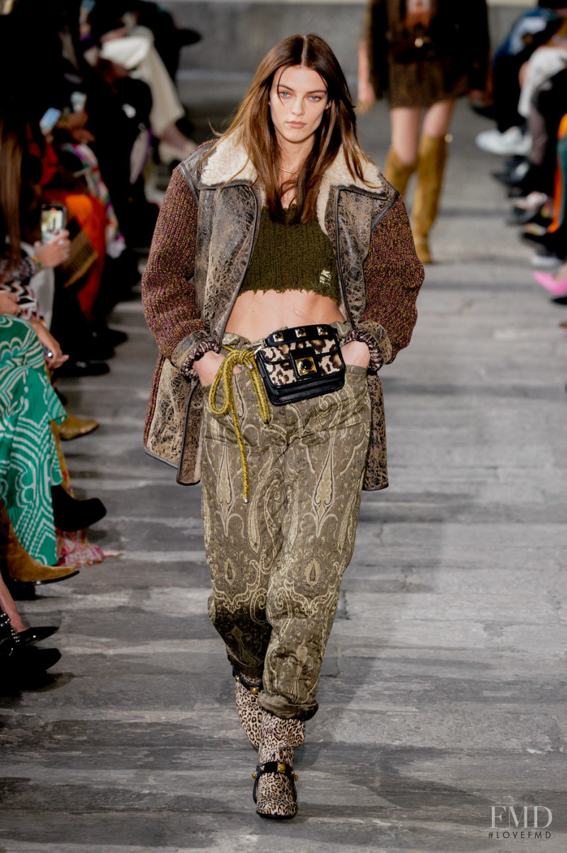 Beauise Ferwerda Bagmeyer featured in  the Etro fashion show for Autumn/Winter 2022