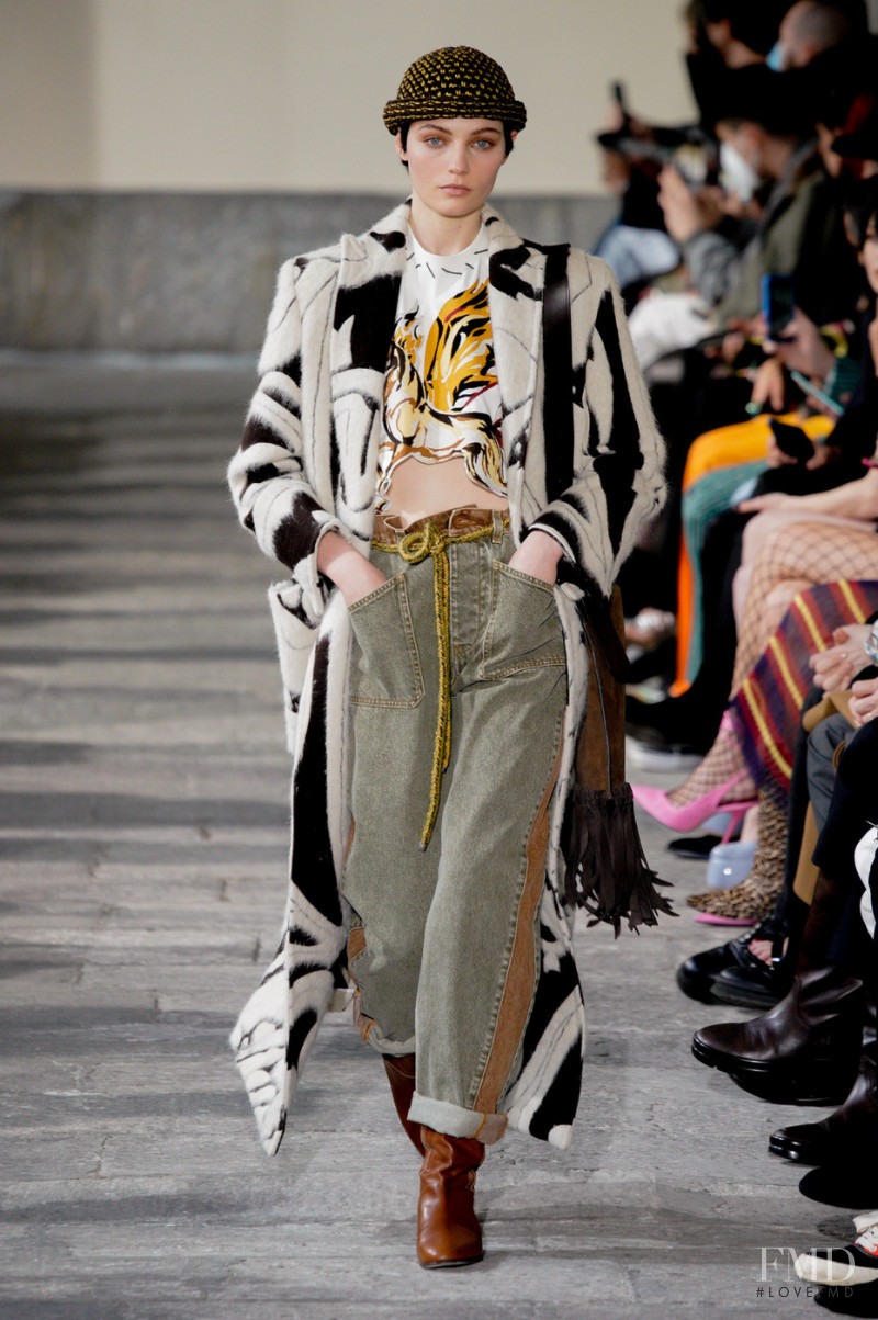 Fran Summers featured in  the Etro fashion show for Autumn/Winter 2022
