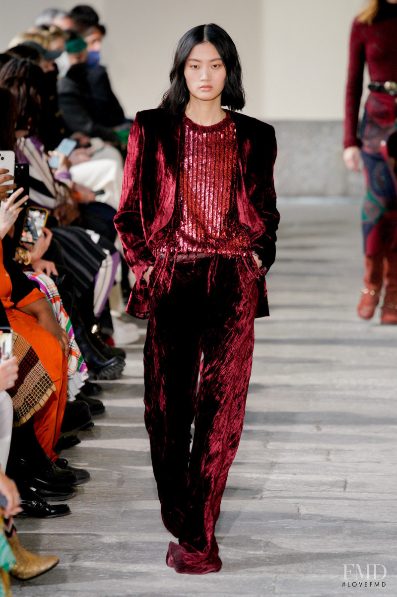 Yilan Hua featured in  the Etro fashion show for Autumn/Winter 2022