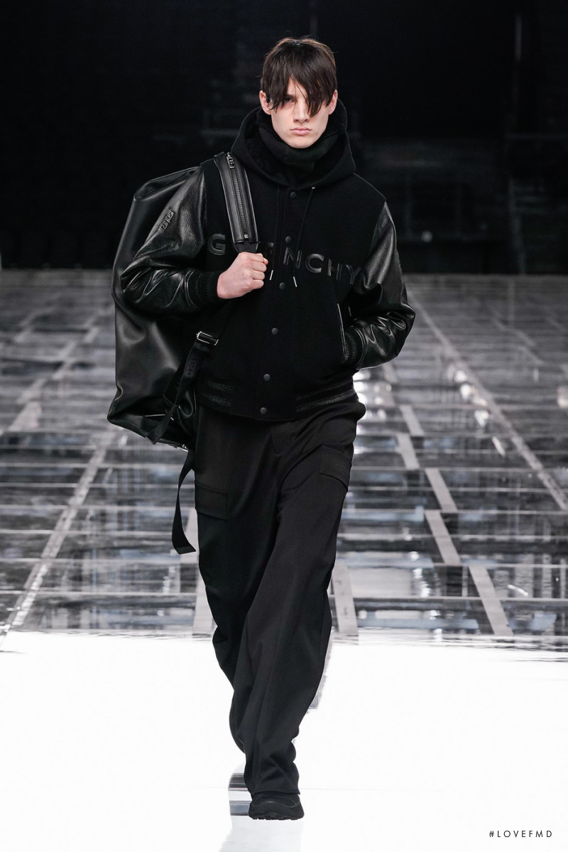 Givenchy fashion show for Autumn/Winter 2022