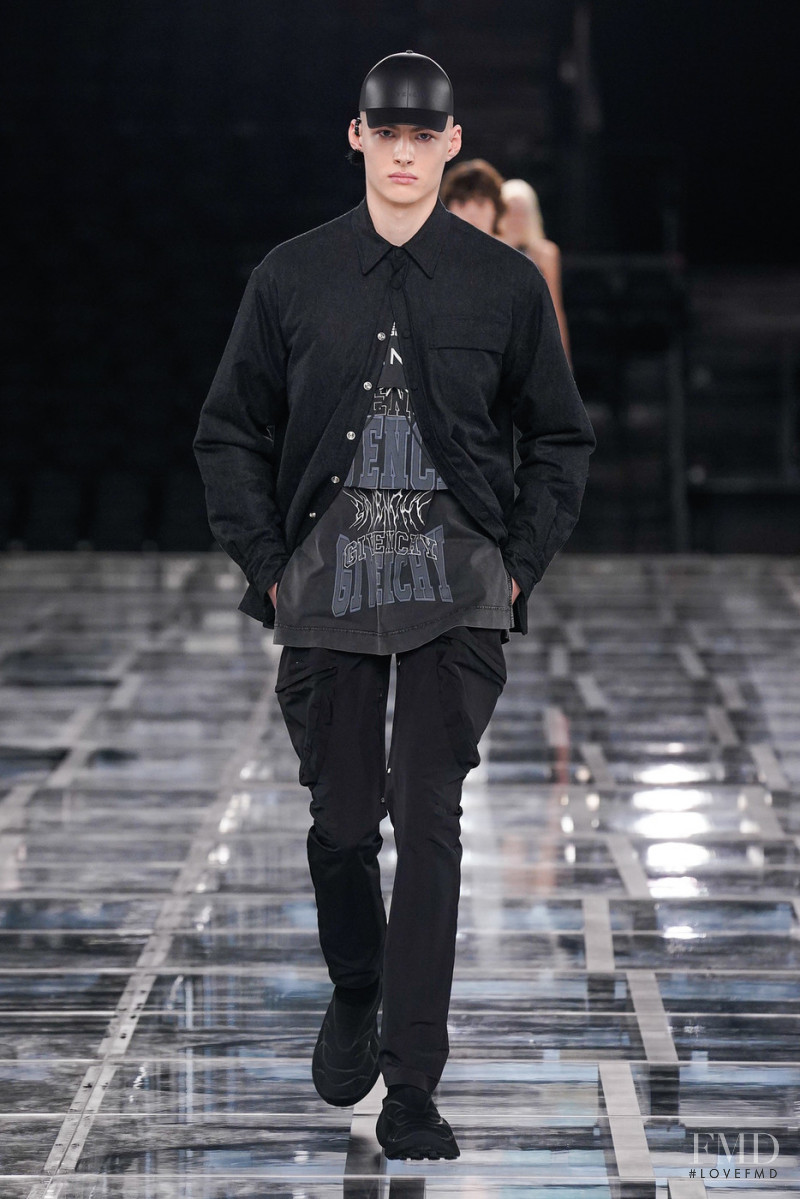 Givenchy fashion show for Autumn/Winter 2022
