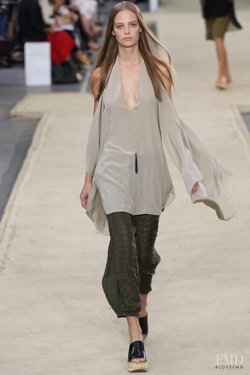 Ine Neefs featured in  the Chloe fashion show for Spring/Summer 2014