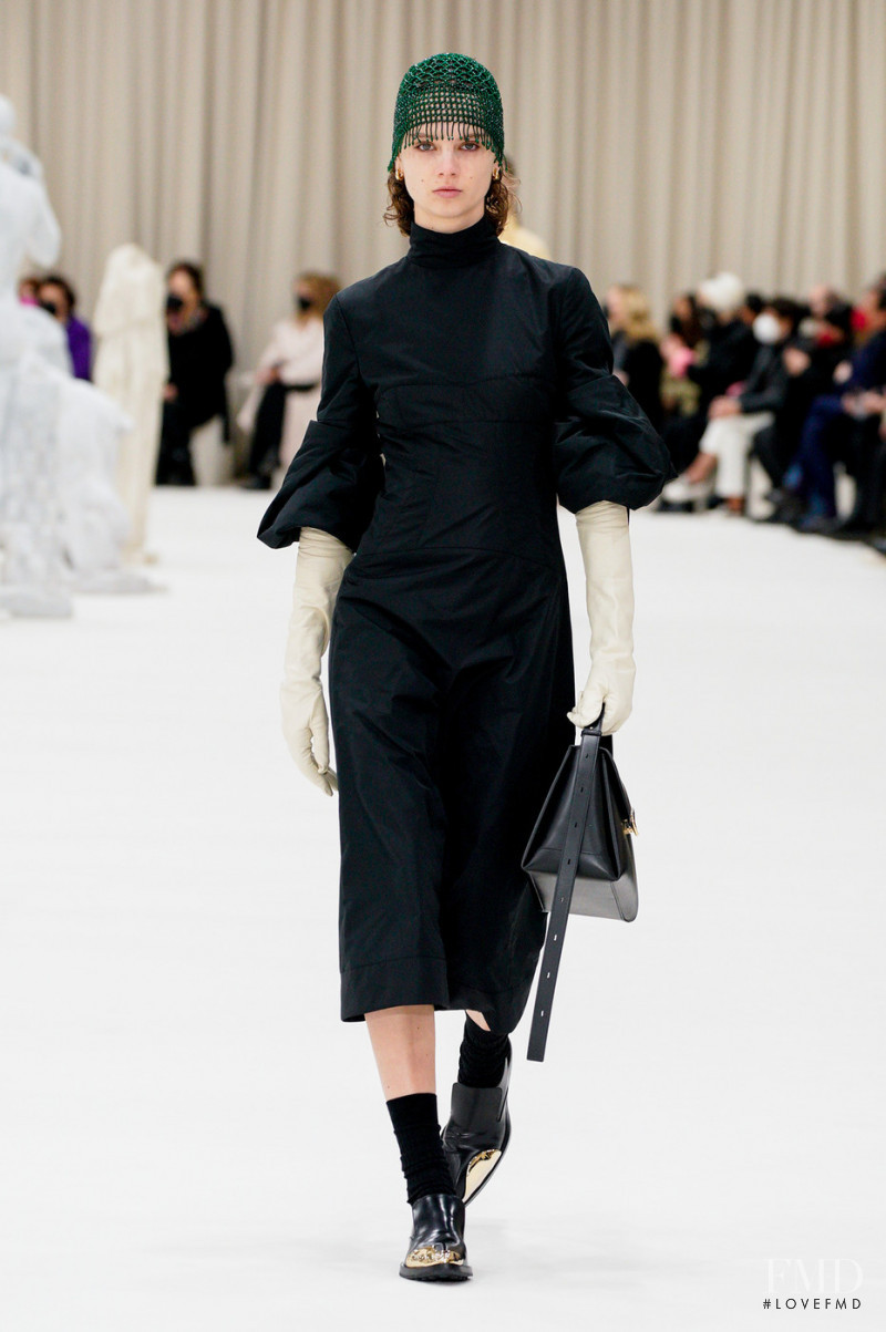 Giselle Norman featured in  the Jil Sander fashion show for Autumn/Winter 2022