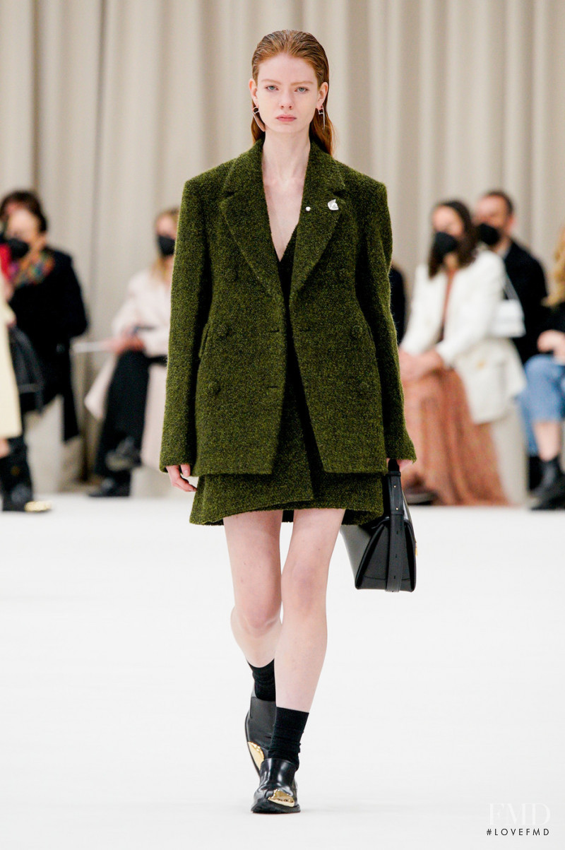 Alyda Grace Carder featured in  the Jil Sander fashion show for Autumn/Winter 2022