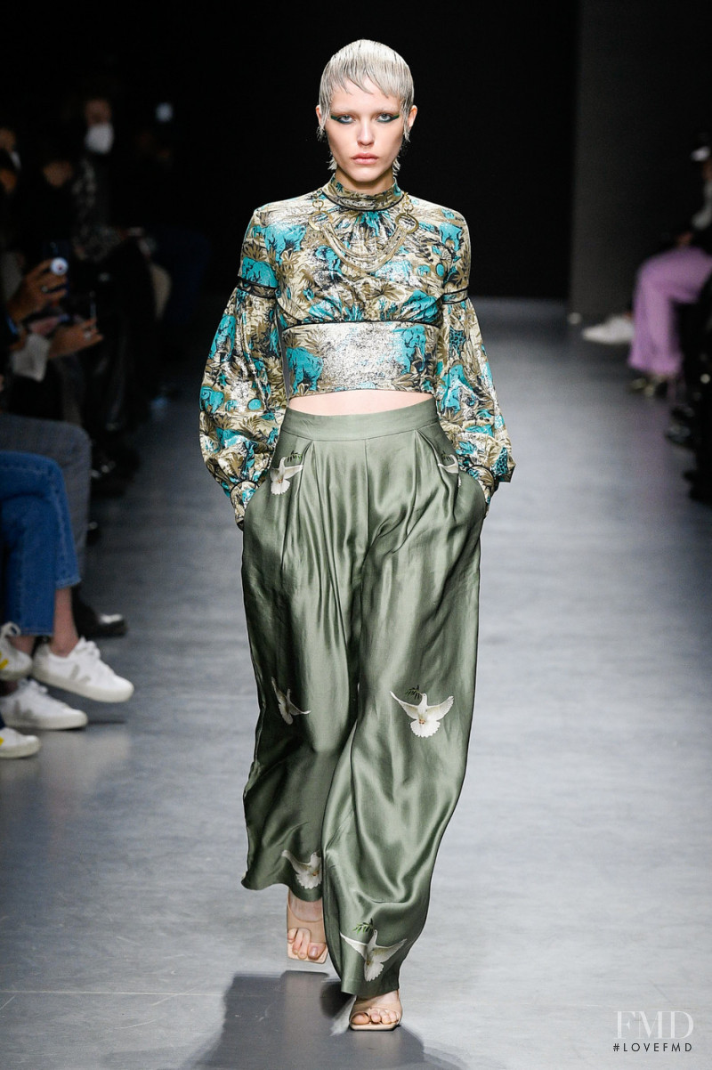 Joy Meribe fashion show for Autumn/Winter 2022