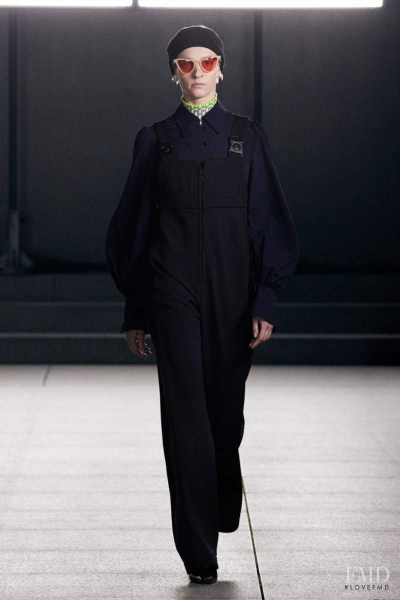 Mame Kurogouchi fashion show for Autumn/Winter 2022