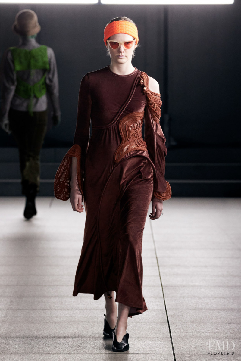 Mame Kurogouchi fashion show for Autumn/Winter 2022