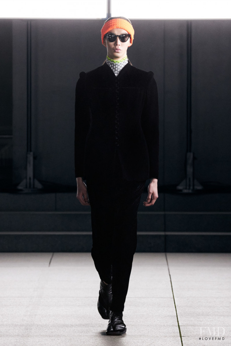 Mame Kurogouchi fashion show for Autumn/Winter 2022