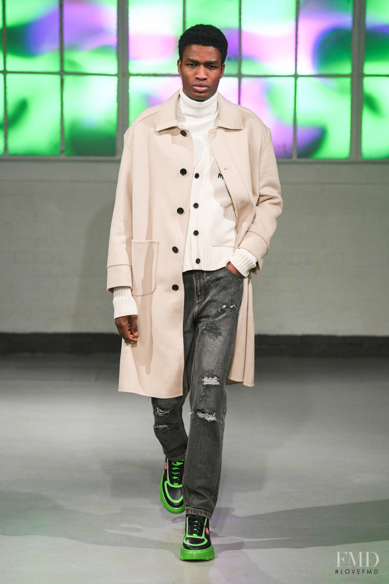 Mark Fast fashion show for Autumn/Winter 2022