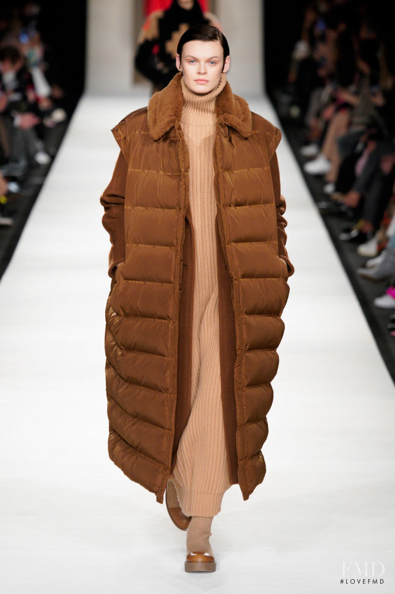 Cara Taylor featured in  the Max Mara fashion show for Autumn/Winter 2022