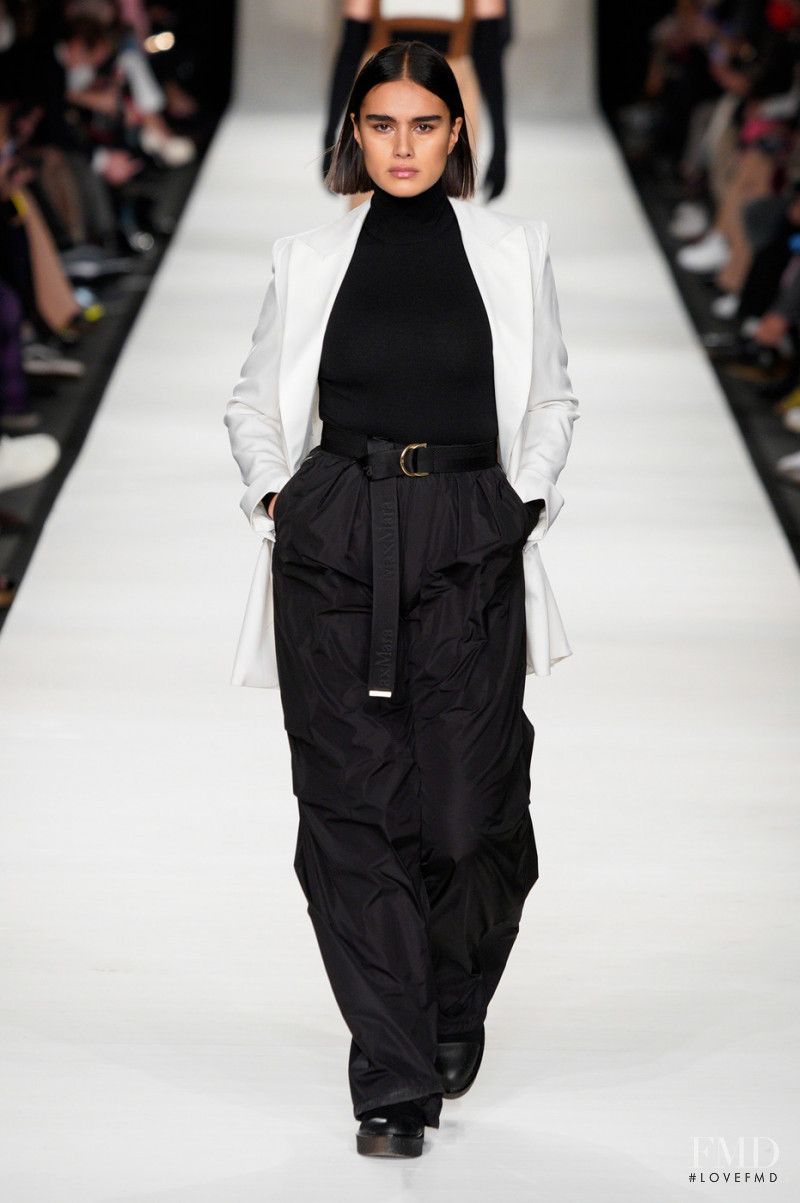 Jill Kortleve featured in  the Max Mara fashion show for Autumn/Winter 2022