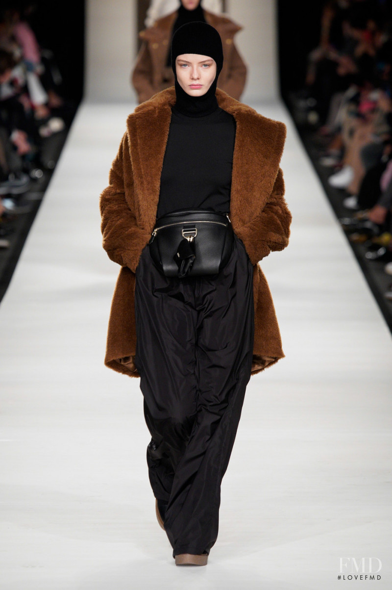Alyda Grace Carder featured in  the Max Mara fashion show for Autumn/Winter 2022