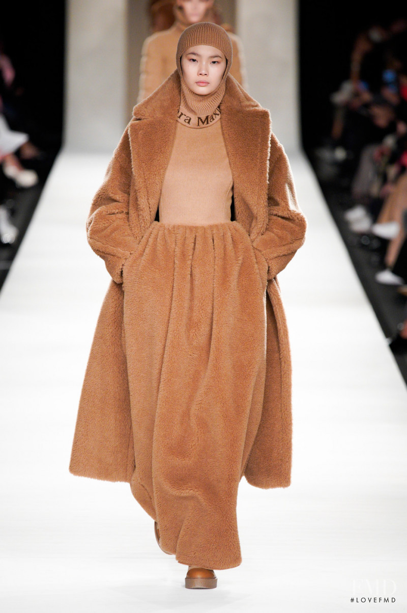 Sherry Shi featured in  the Max Mara fashion show for Autumn/Winter 2022