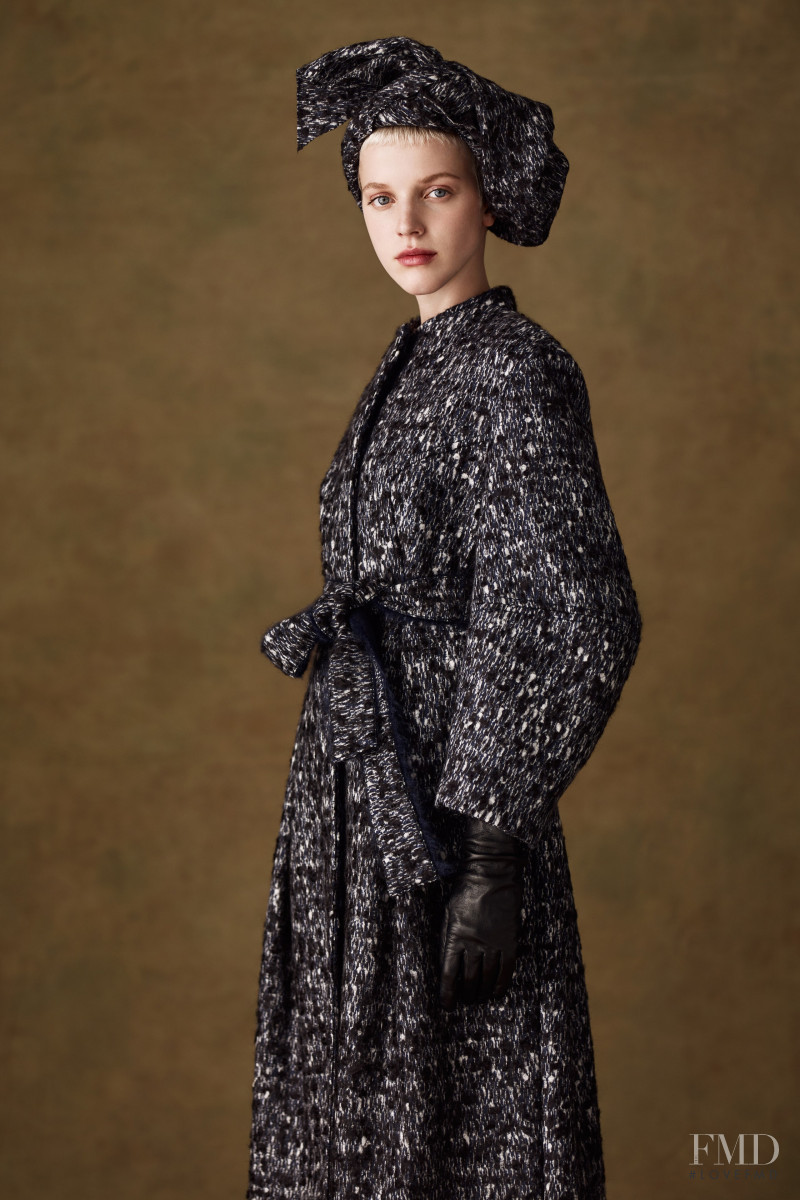 Max Mara Atelier lookbook for Autumn/Winter 2022