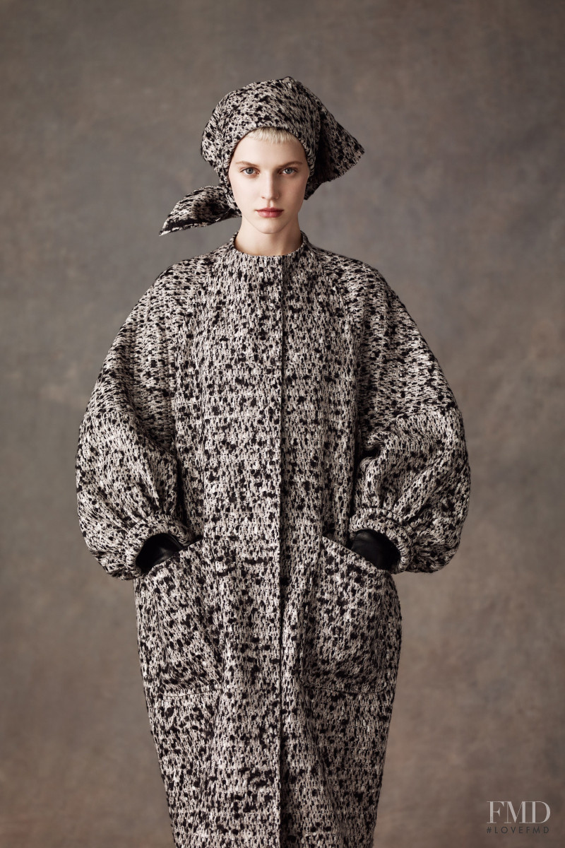 Max Mara Atelier lookbook for Autumn/Winter 2022