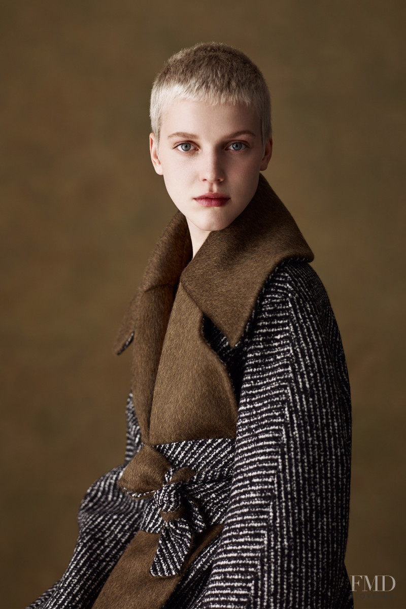 Max Mara Atelier lookbook for Autumn/Winter 2022