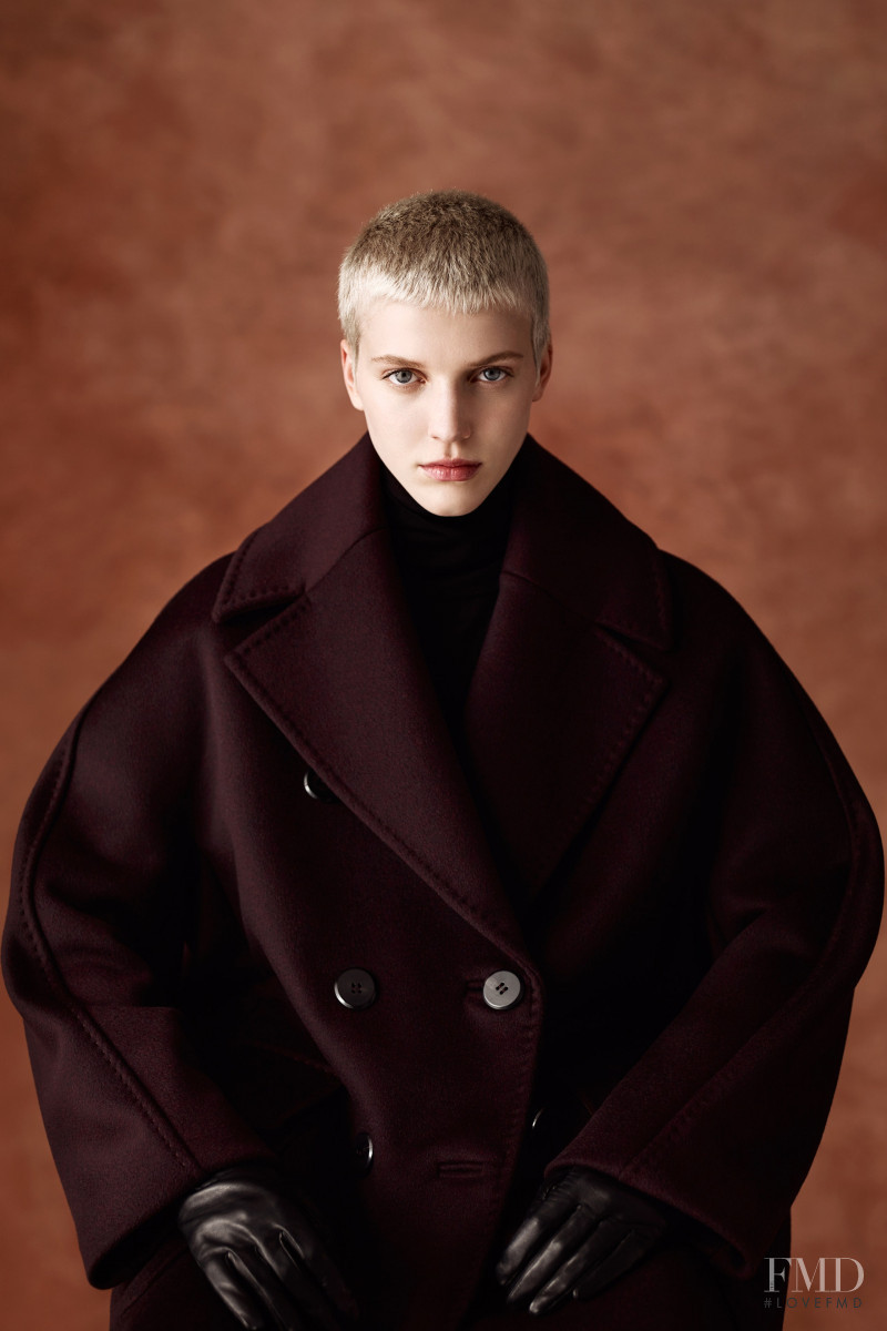 Max Mara Atelier lookbook for Autumn/Winter 2022