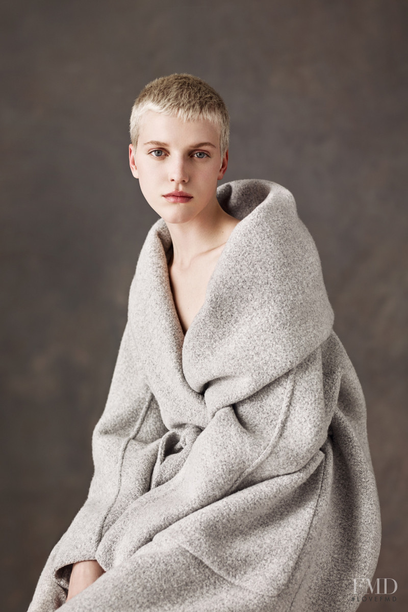 Max Mara Atelier lookbook for Autumn/Winter 2022