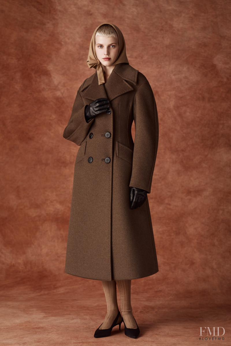 Max Mara Atelier lookbook for Autumn/Winter 2022