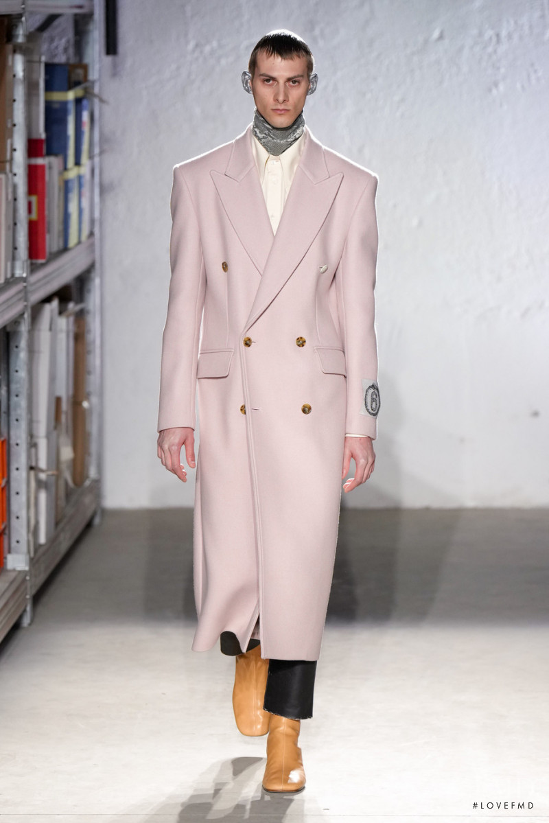 MM6 Maison Martin Margiela fashion show for Autumn/Winter 2022