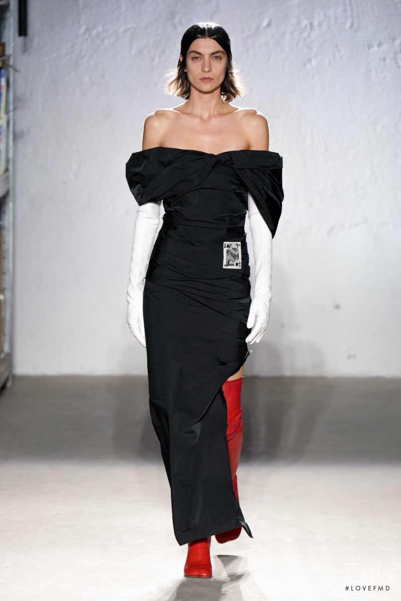 MM6 Maison Martin Margiela fashion show for Autumn/Winter 2022