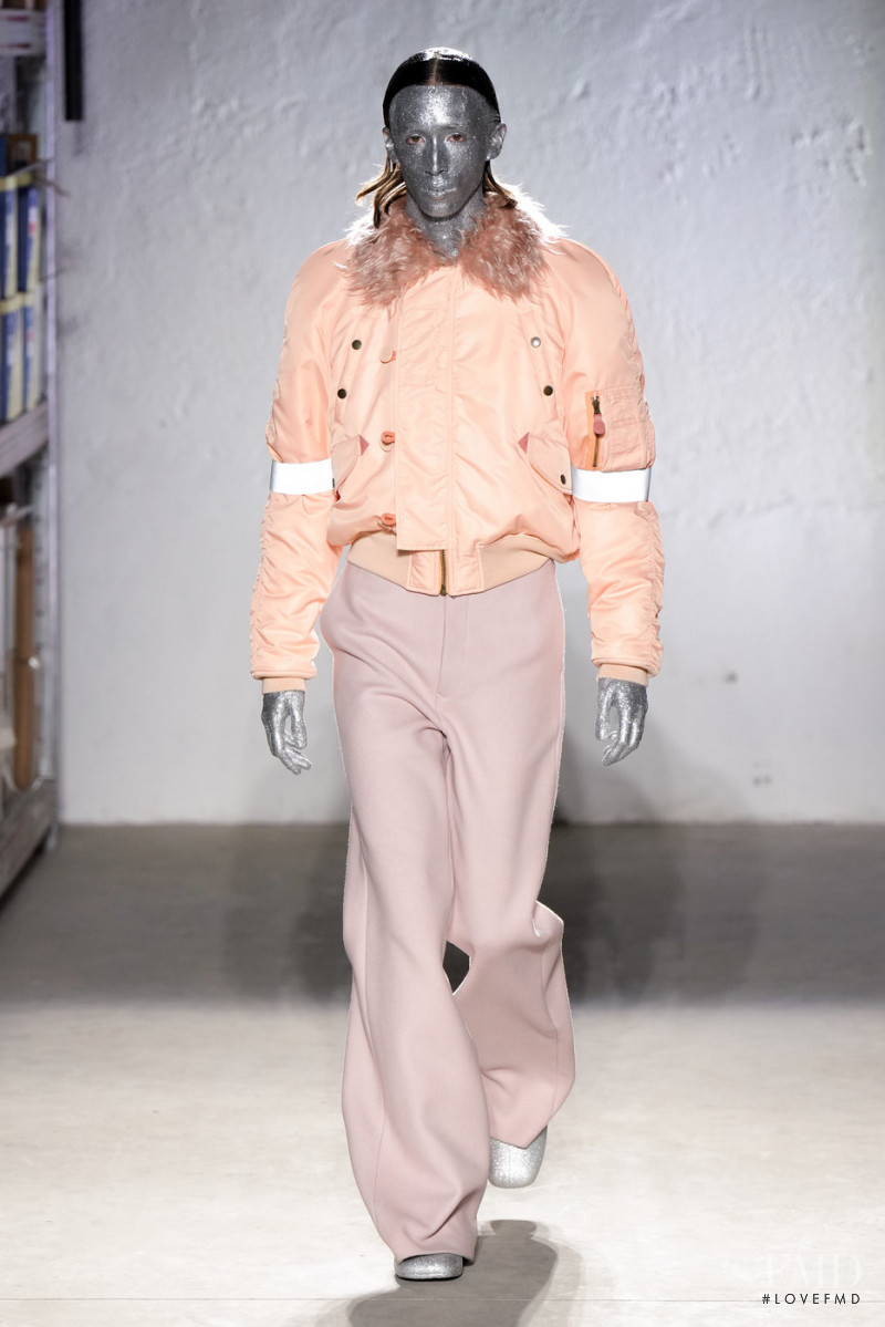 MM6 Maison Martin Margiela fashion show for Autumn/Winter 2022