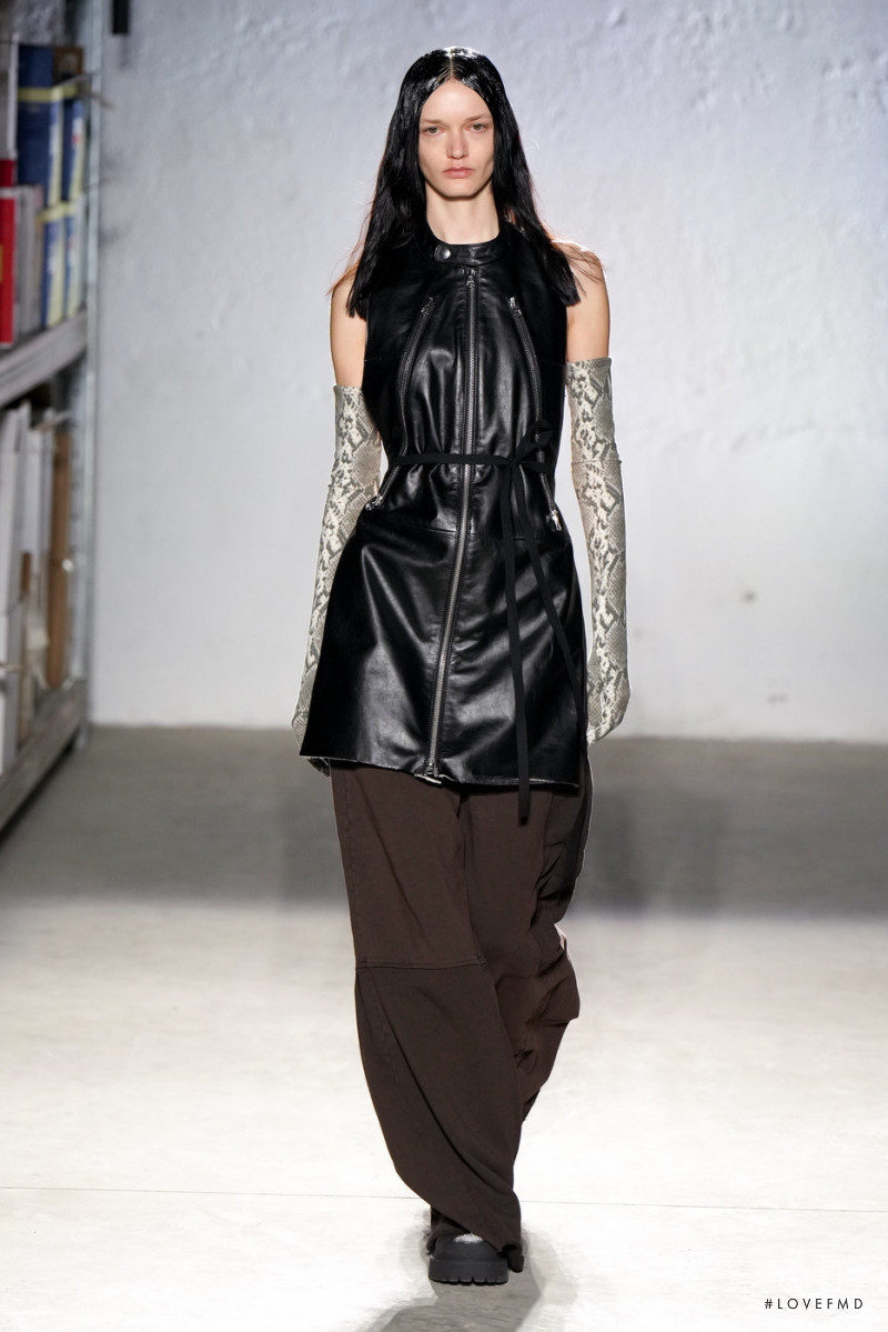 MM6 Maison Martin Margiela fashion show for Autumn/Winter 2022