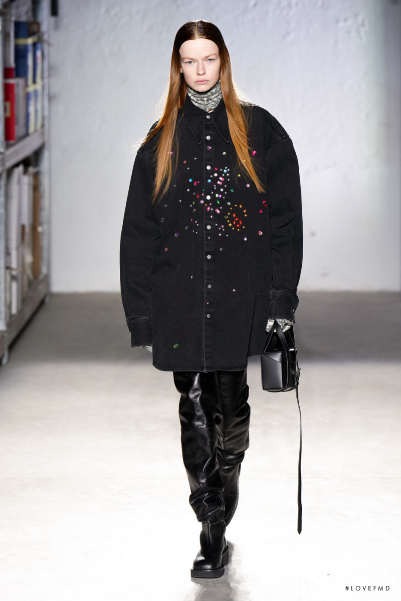 MM6 Maison Martin Margiela fashion show for Autumn/Winter 2022