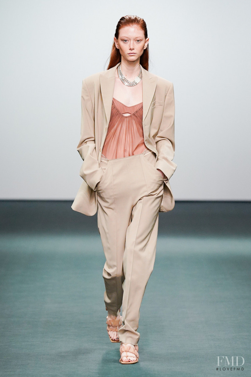 Sara Grace Wallerstedt featured in  the Nensi Dojaka fashion show for Autumn/Winter 2022