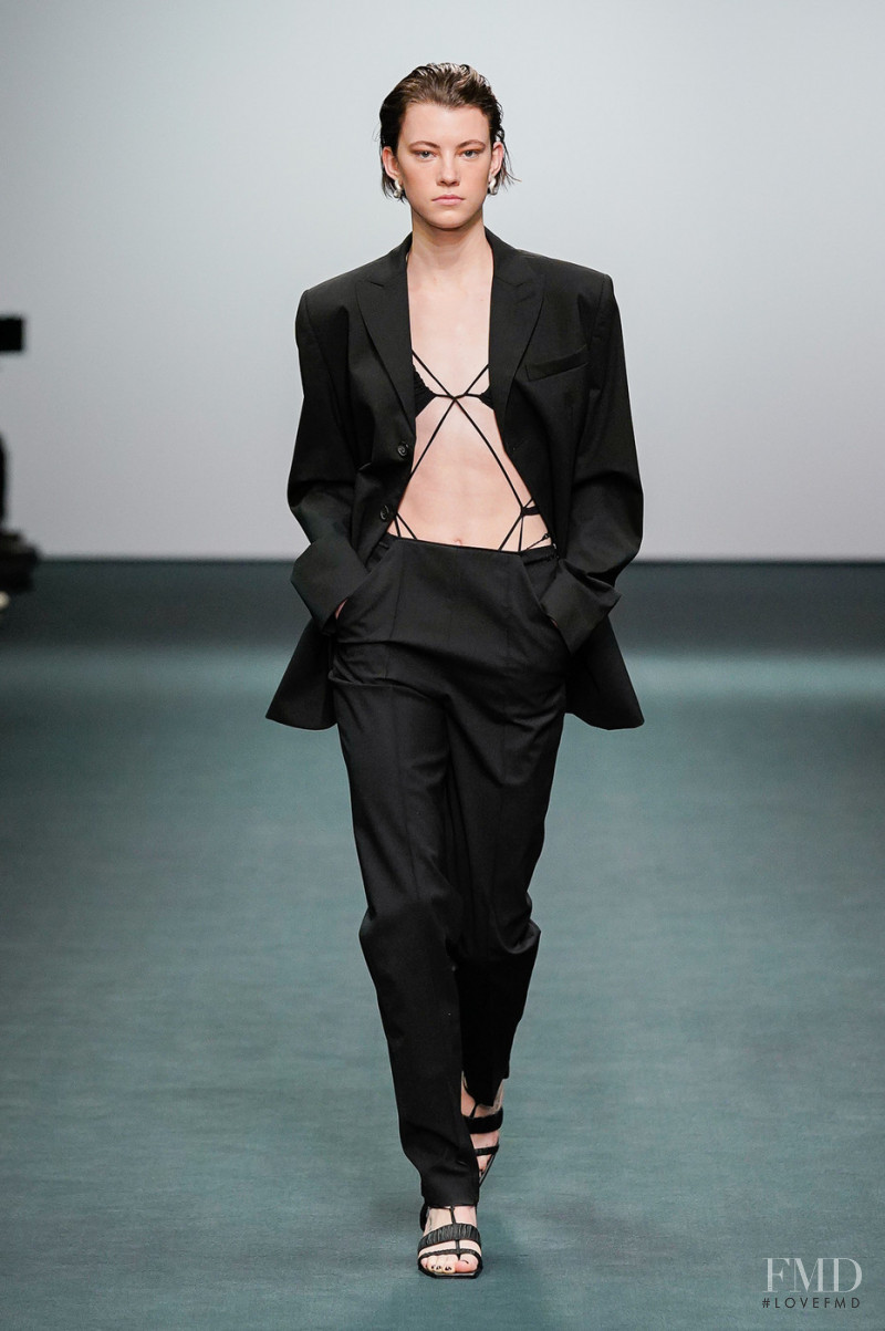 Dana Smith featured in  the Nensi Dojaka fashion show for Autumn/Winter 2022