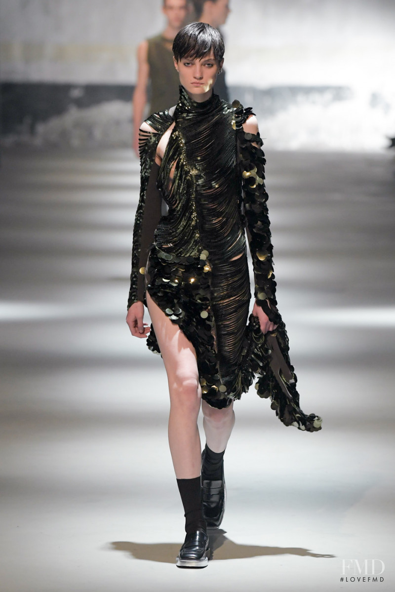 Tanya Churbanova featured in  the N° 21 fashion show for Autumn/Winter 2022