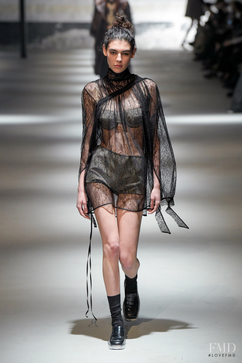 Julia Pacha featured in  the N° 21 fashion show for Autumn/Winter 2022