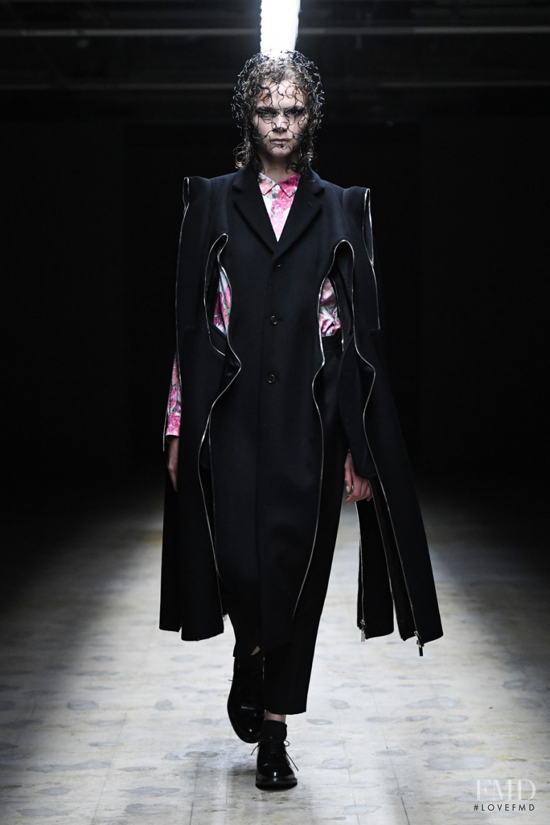 Noir Kei Ninomiya fashion show for Autumn/Winter 2022