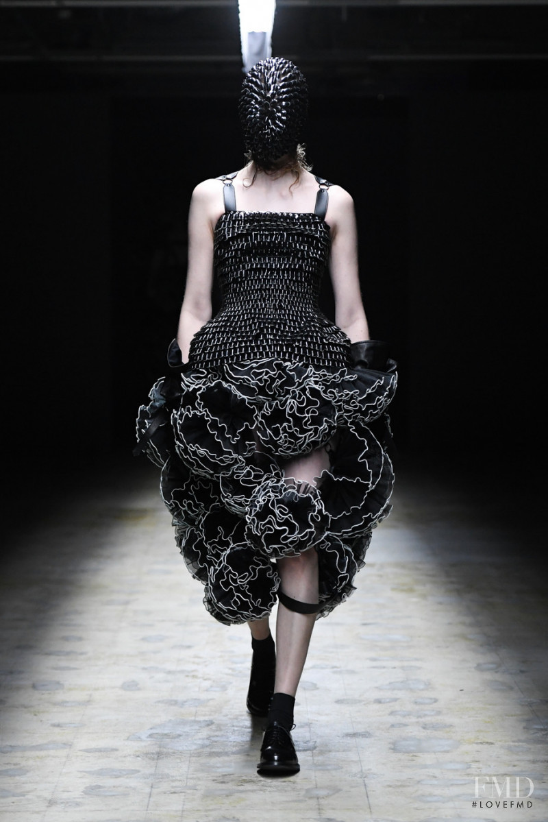 Noir Kei Ninomiya fashion show for Autumn/Winter 2022