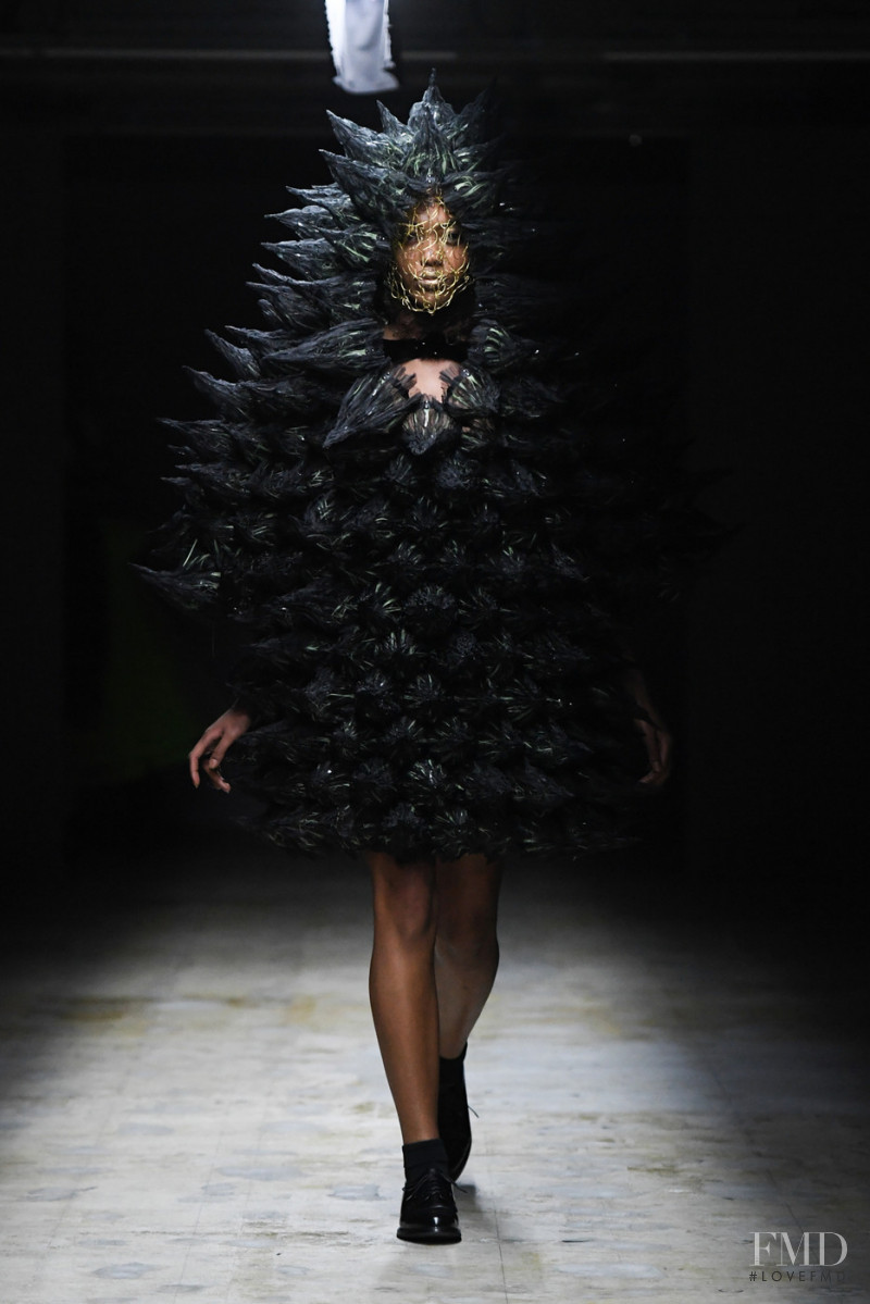 Noir Kei Ninomiya fashion show for Autumn/Winter 2022