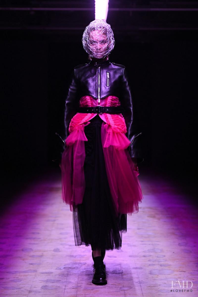 Noir Kei Ninomiya fashion show for Autumn/Winter 2022