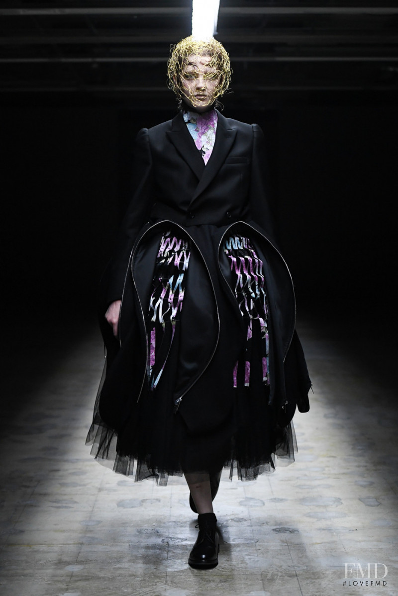 Noir Kei Ninomiya fashion show for Autumn/Winter 2022