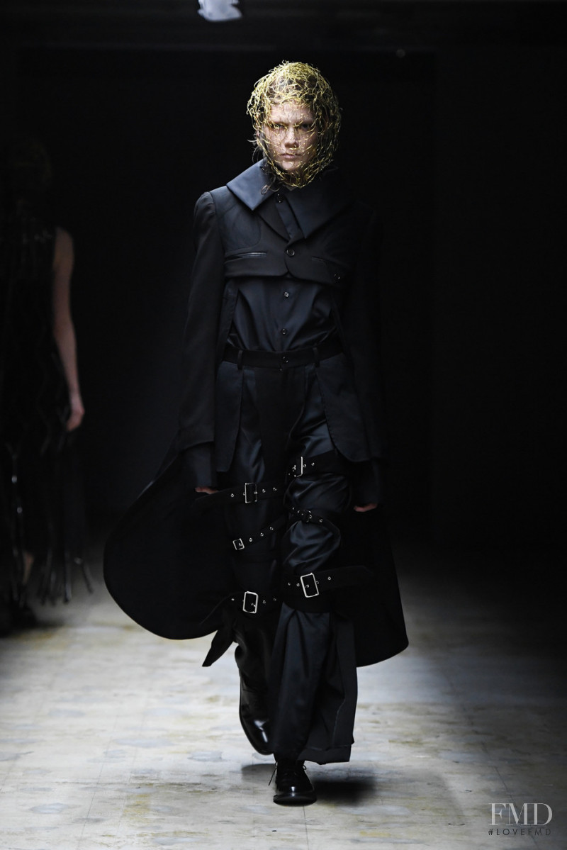 Noir Kei Ninomiya fashion show for Autumn/Winter 2022