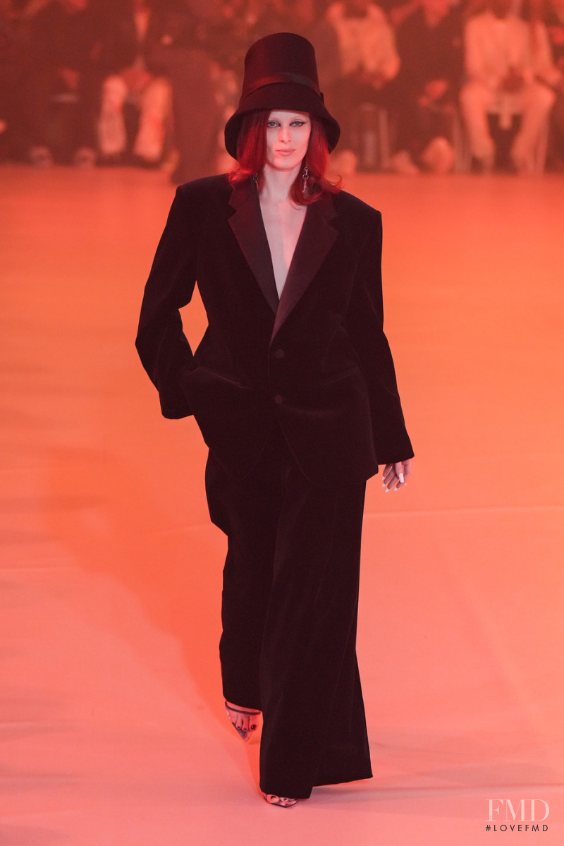 Karen Elson featured in  the Off-White fashion show for Autumn/Winter 2022
