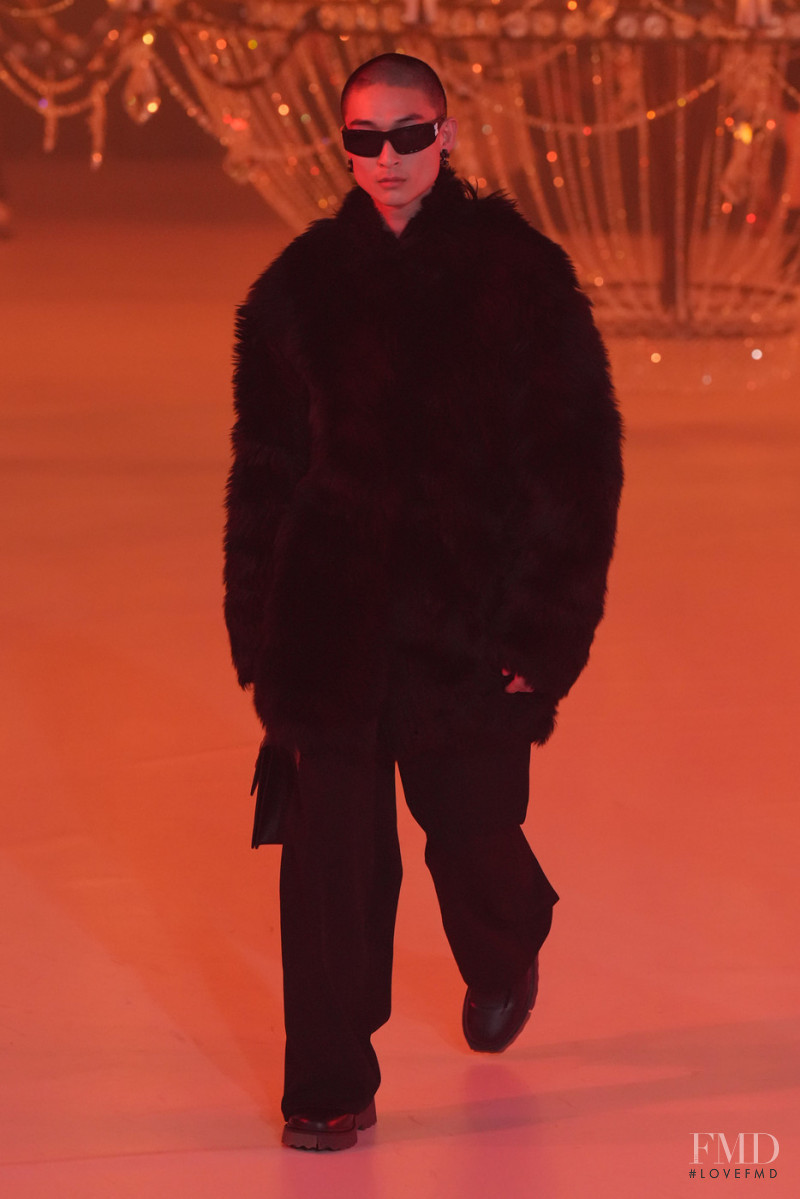 Sang Woo Kim featured in  the Off-White fashion show for Autumn/Winter 2022
