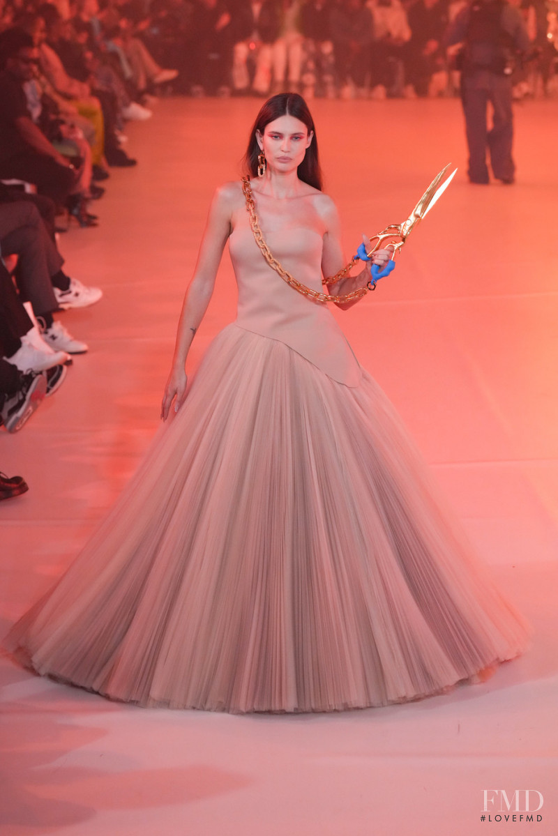 Bianca Balti featured in  the Off-White fashion show for Autumn/Winter 2022